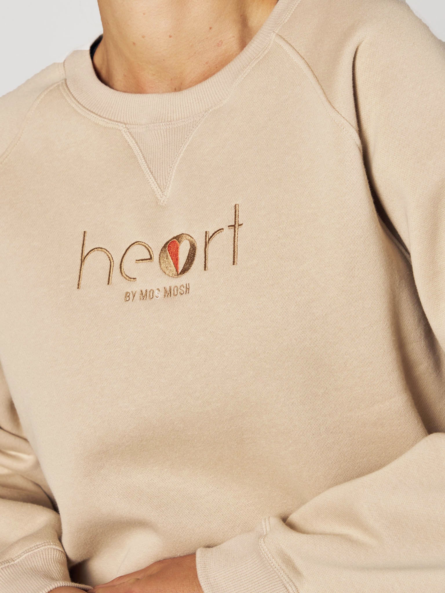 Modelshot / Incense / Detail